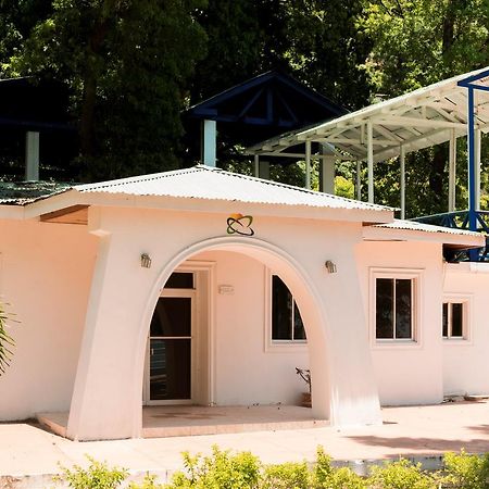 Le Grand Hotel Beck Cap-Haïtien エクステリア 写真