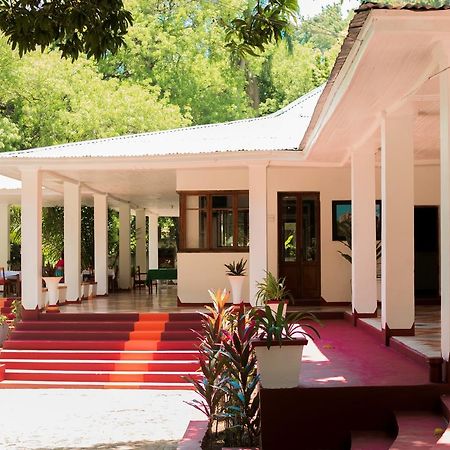 Le Grand Hotel Beck Cap-Haïtien エクステリア 写真