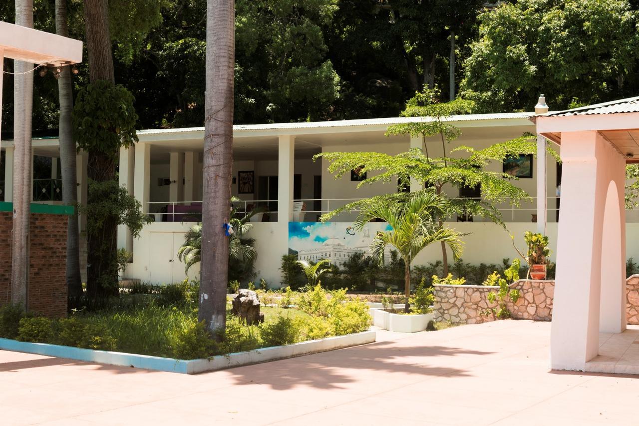 Le Grand Hotel Beck Cap-Haïtien エクステリア 写真
