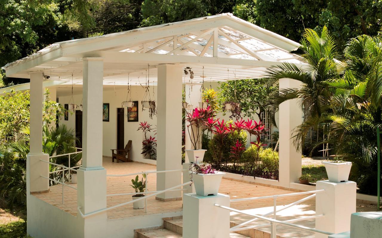 Le Grand Hotel Beck Cap-Haïtien エクステリア 写真