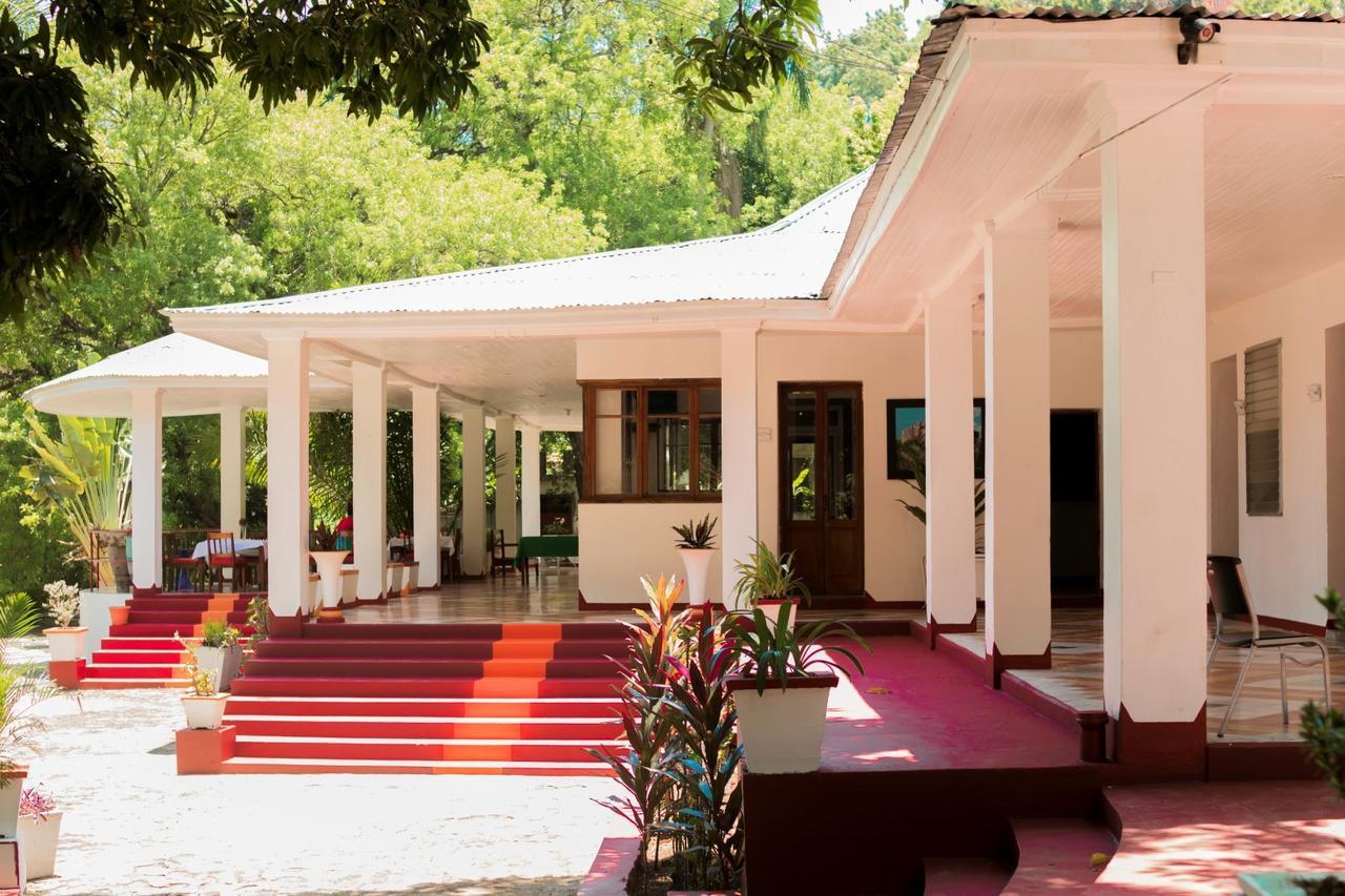 Le Grand Hotel Beck Cap-Haïtien エクステリア 写真